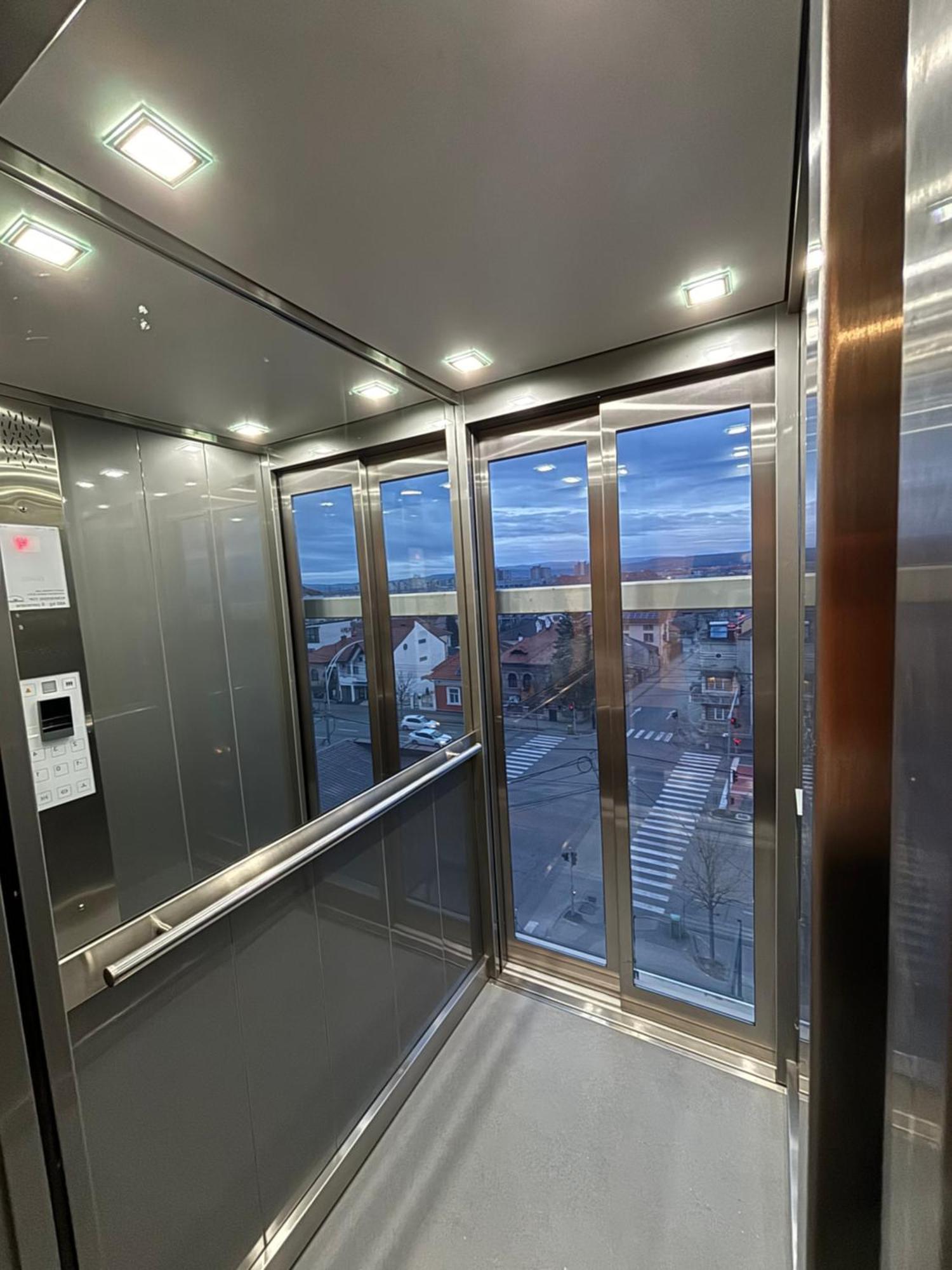 Hotel Clipa Drobeta Turnu Severin Exterior photo