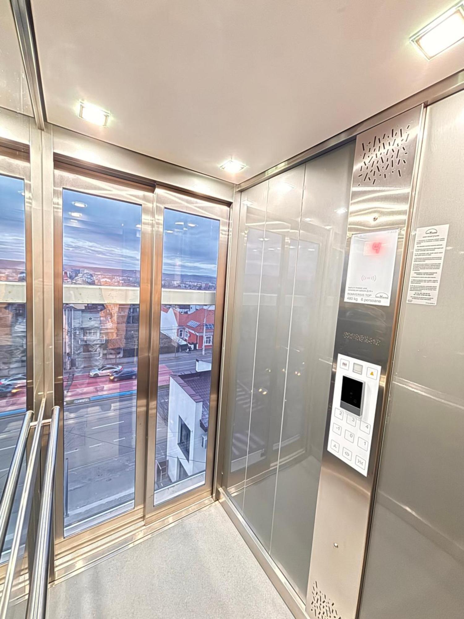 Hotel Clipa Drobeta Turnu Severin Exterior photo