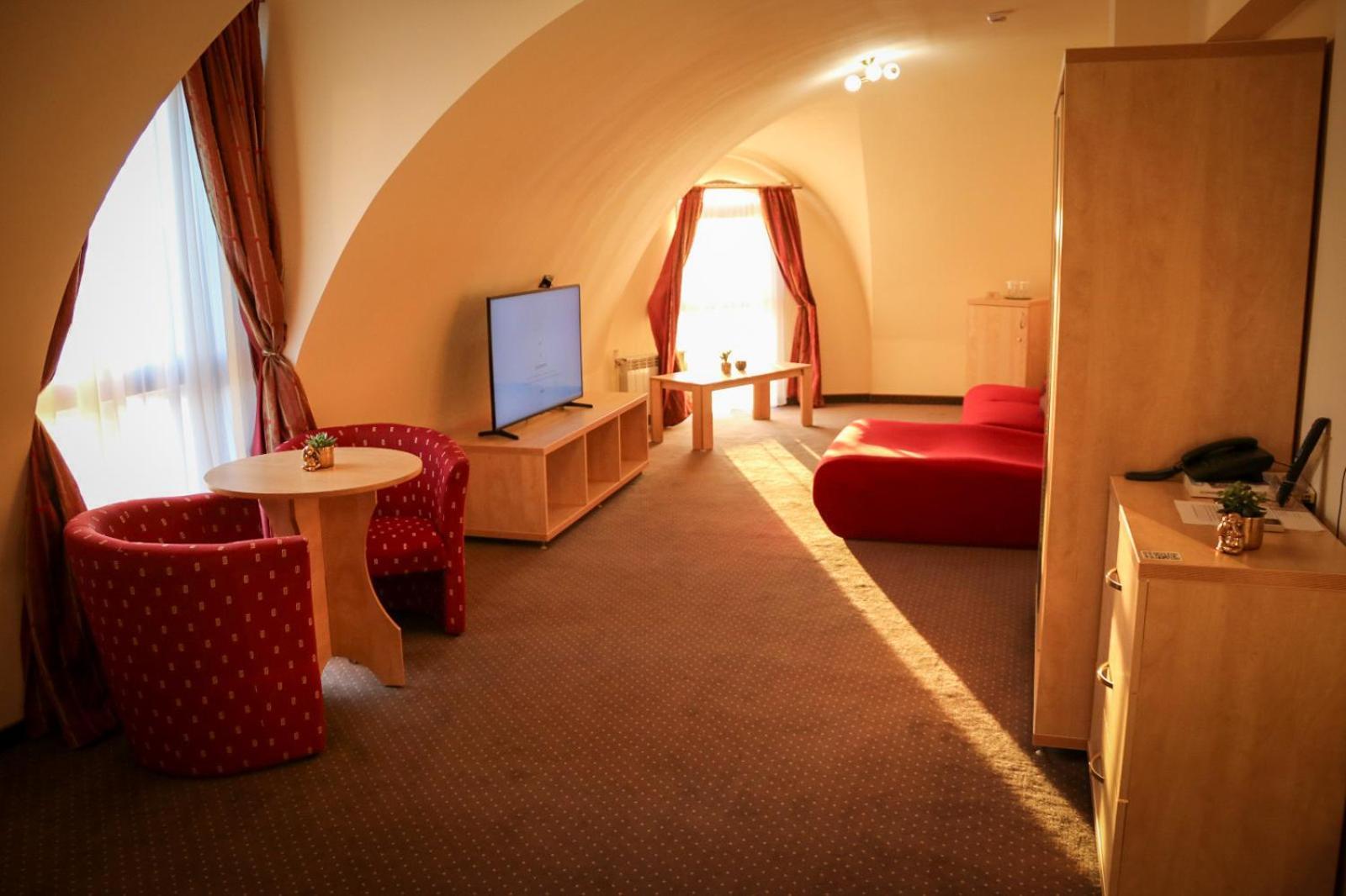 Hotel Clipa Drobeta Turnu Severin Exterior photo